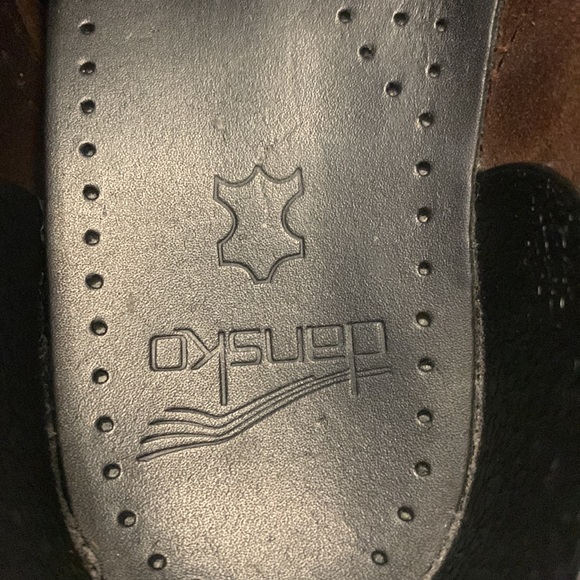 Brown Dansko women’s shoes. Size 9, worn once. Still have the original box. - Picture 3 of 6